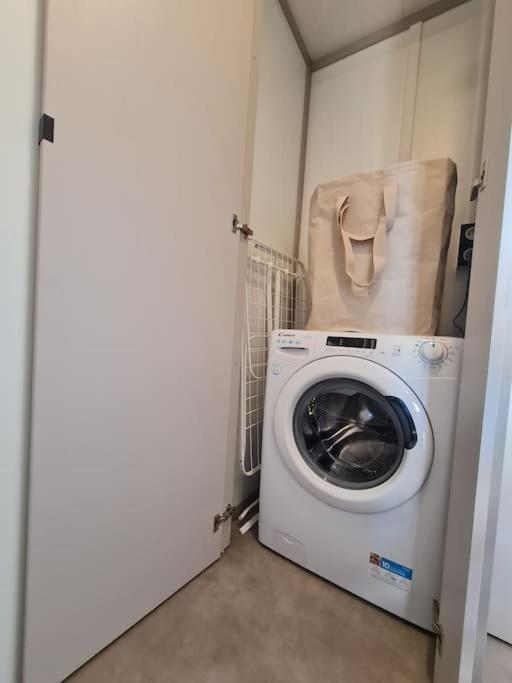 Pour 6 Personnes Avec Piscine Couverte Et Chauffee A 300 M De La Avec Wi-fi Et Climatise , 3 Hébergement de vacances *
