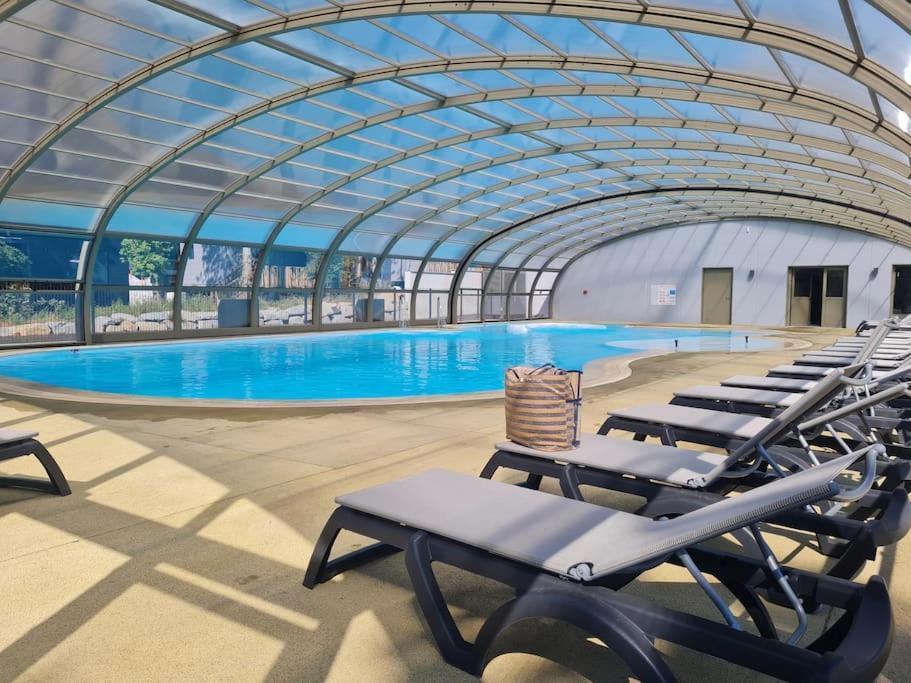Hébergement de vacances Pour 6 Personnes Avec Piscine Couverte Et Chauffee A 300 M De La Avec Wi-fi Et Climatise , 3 *
