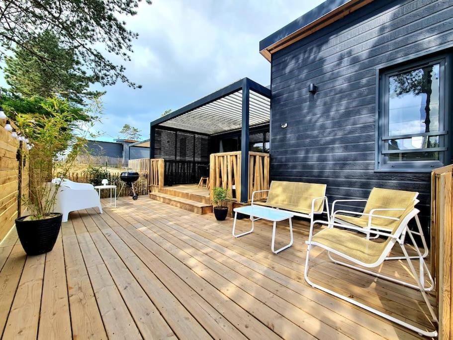 Pour 6 Personnes Avec Piscine Couverte Et Chauffee A 300 M De La Avec Wi-fi Et Climatise , 3 *