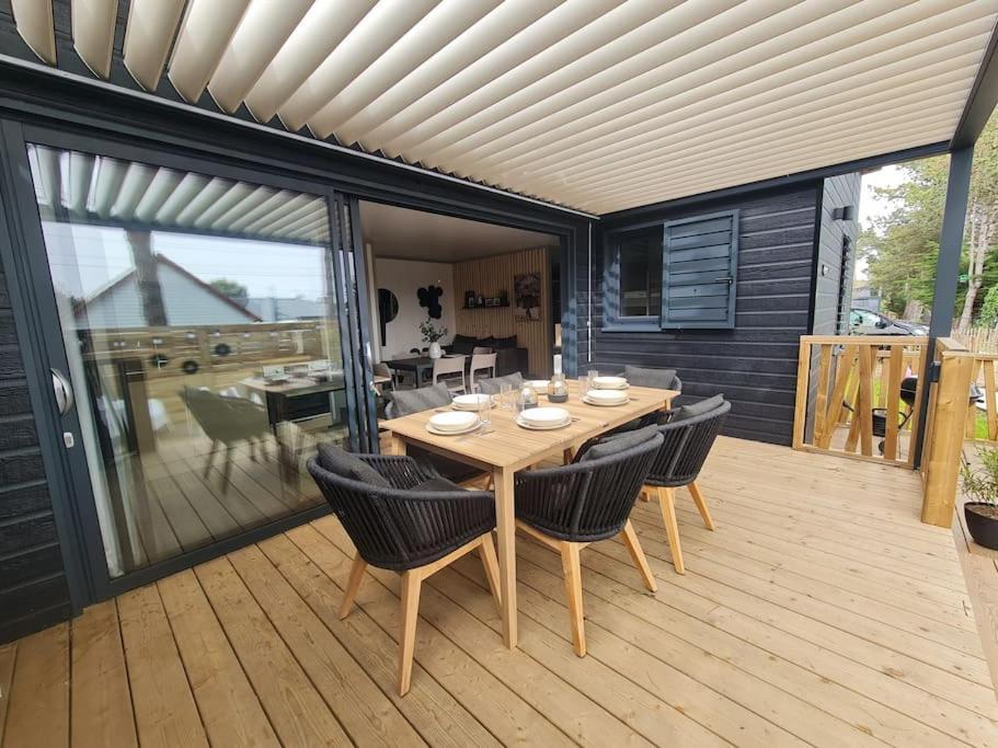 Pour 6 Personnes Avec Piscine Couverte Et Chauffee A 300 M De La Avec Wi-fi Et Climatise , 3 Hébergement de vacances