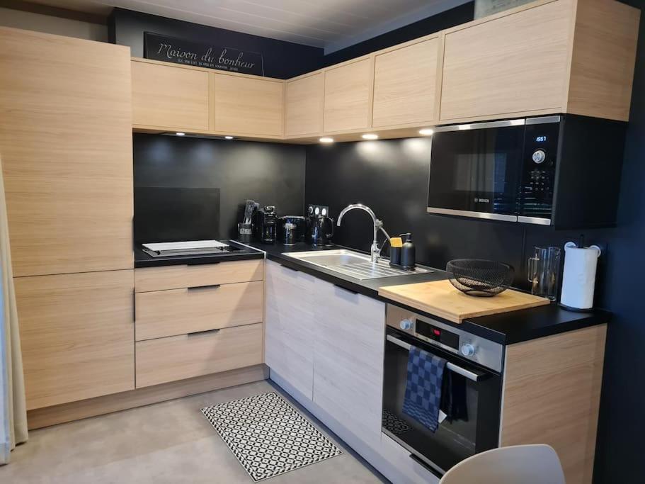 Hébergement de vacances Pour 6 Personnes Avec Piscine Couverte Et Chauffee A 300 M De La Avec Wi-fi Et Climatise , 3 Jullouville