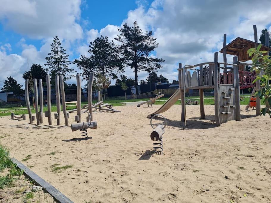 Pour 6 Personnes Avec Piscine Couverte Et Chauffee A 300 M De La Avec Wi-fi Et Climatise , 3 *