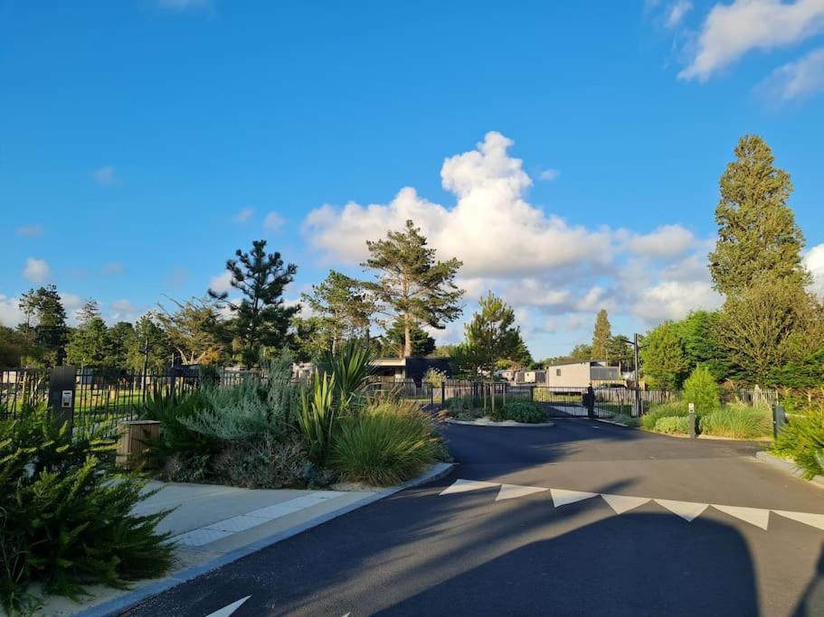 Pour 6 Personnes Avec Piscine Couverte Et Chauffee A 300 M De La Avec Wi-fi Et Climatise , 3 *