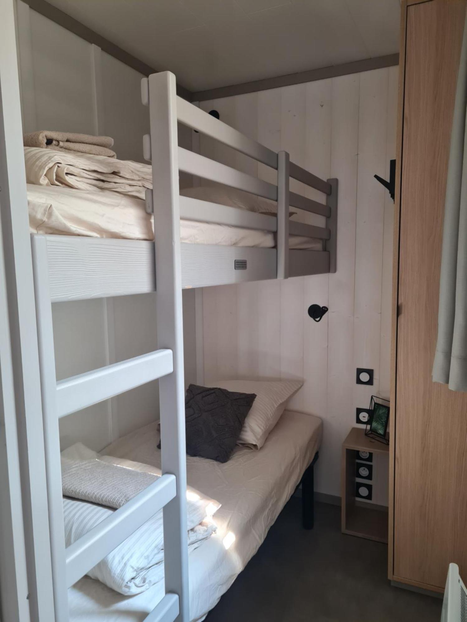 Hébergement de vacances Pour 6 Personnes Avec Piscine Couverte Et Chauffee A 300 M De La Avec Wi-fi Et Climatise , 3 Jullouville