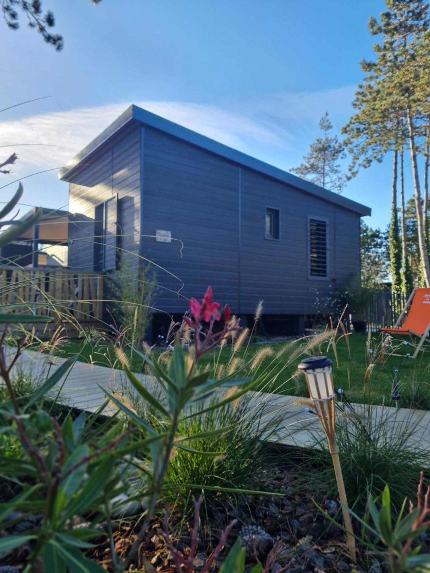 Pour 6 Personnes Avec Piscine Couverte Et Chauffee A 300 M De La Avec Wi-fi Et Climatise , 3