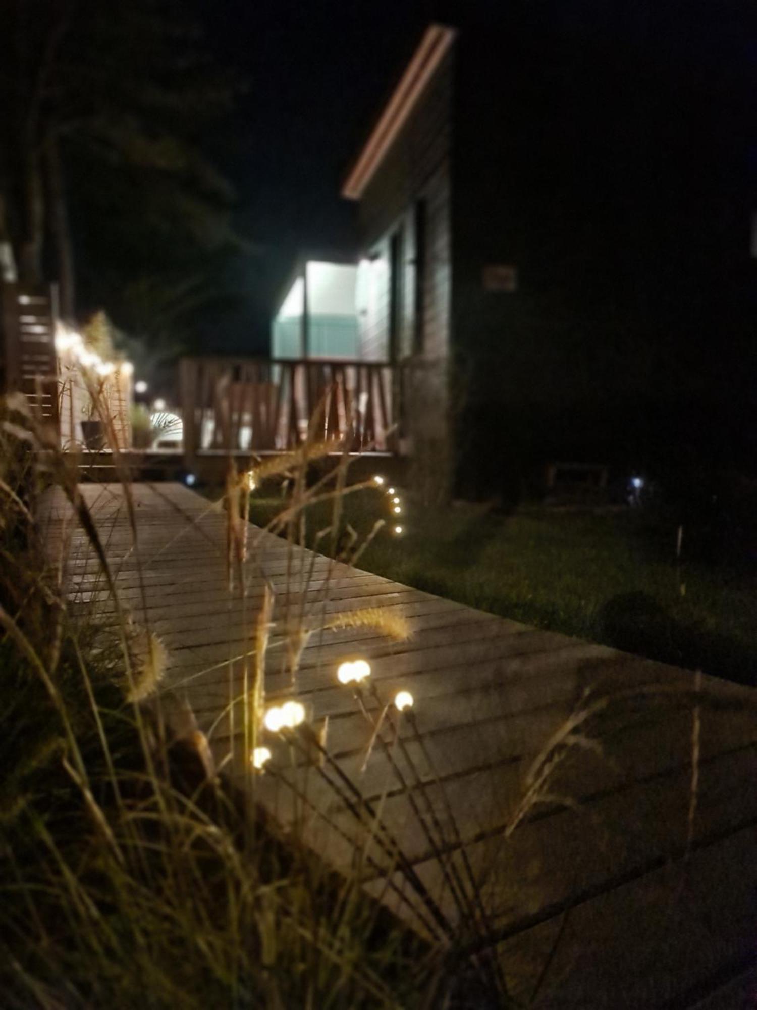 Pour 6 Personnes Avec Piscine Couverte Et Chauffee A 300 M De La Avec Wi-fi Et Climatise , 3 * Jullouville