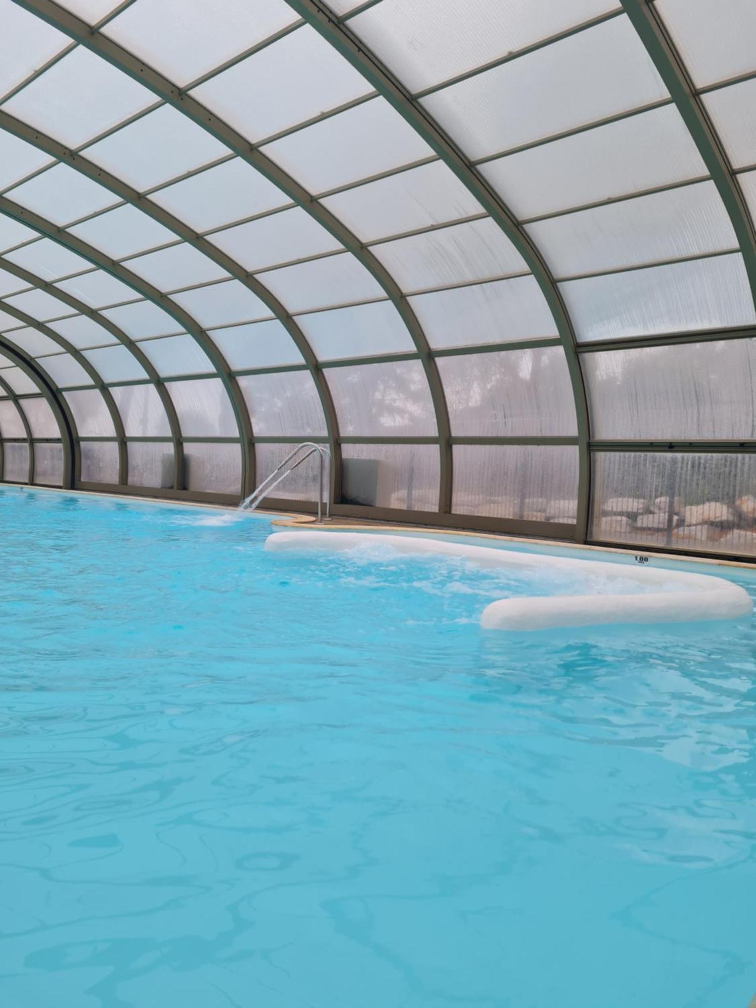 Pour 6 Personnes Avec Piscine Couverte Et Chauffee A 300 M De La Avec Wi-fi Et Climatise , 3 Hébergement de vacances *